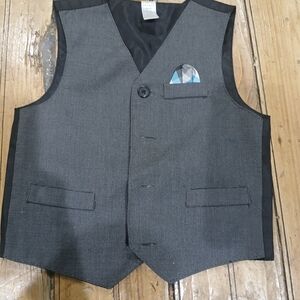 Gray Formal Vest with Pocket Square Size 6 Boys